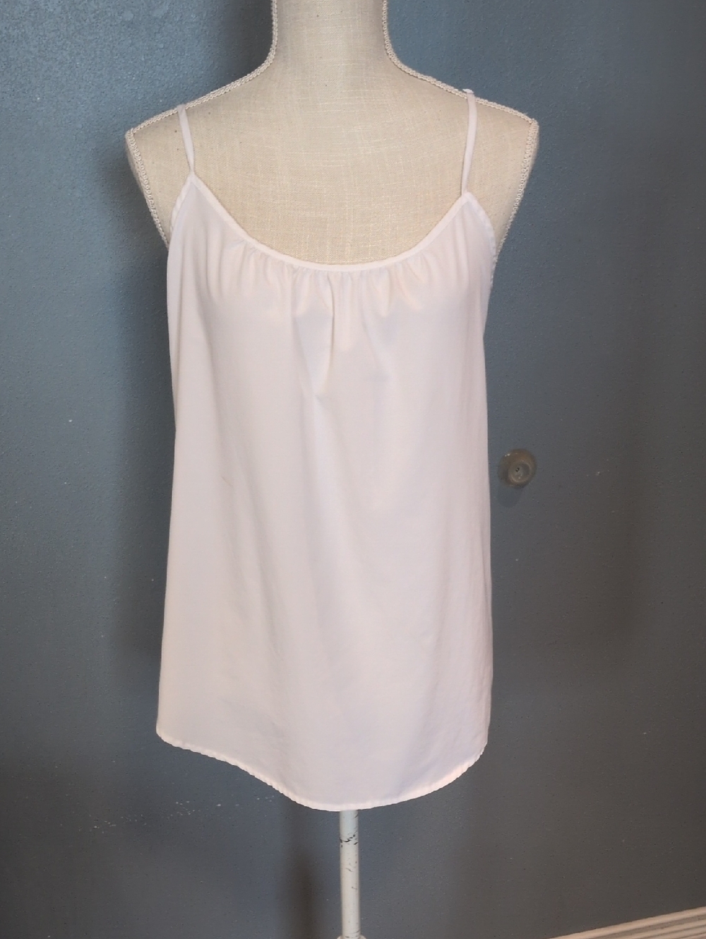 Time&Tru White Minimalist Ruched Flowy High-low Hem Tank Top Summer Resortwear